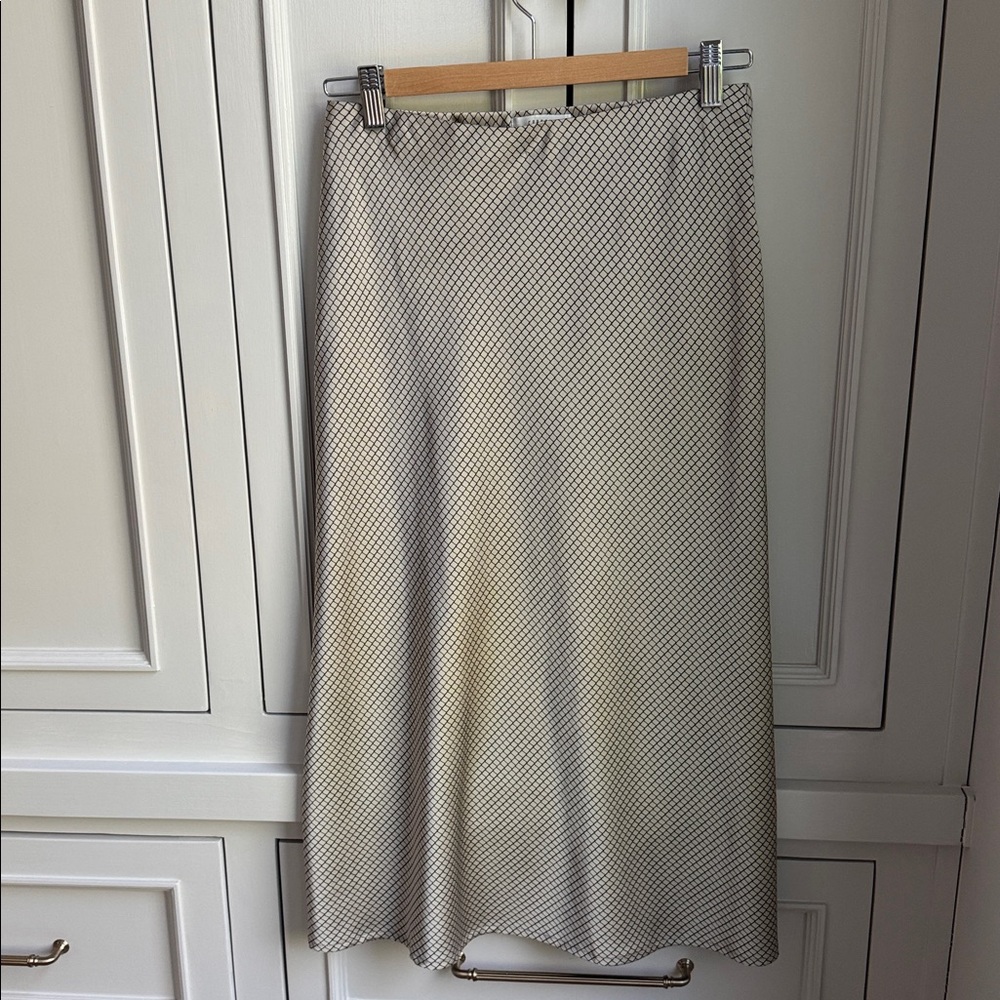 Fun2fun skirt size small